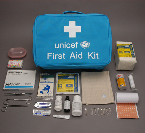 Kompletný kufrík prvej pomoci vhodný pre základnú zdravotnú starostlivosť v zdravotníckych centrách, pre mobilných pracovníkov i počas krízových situácií.